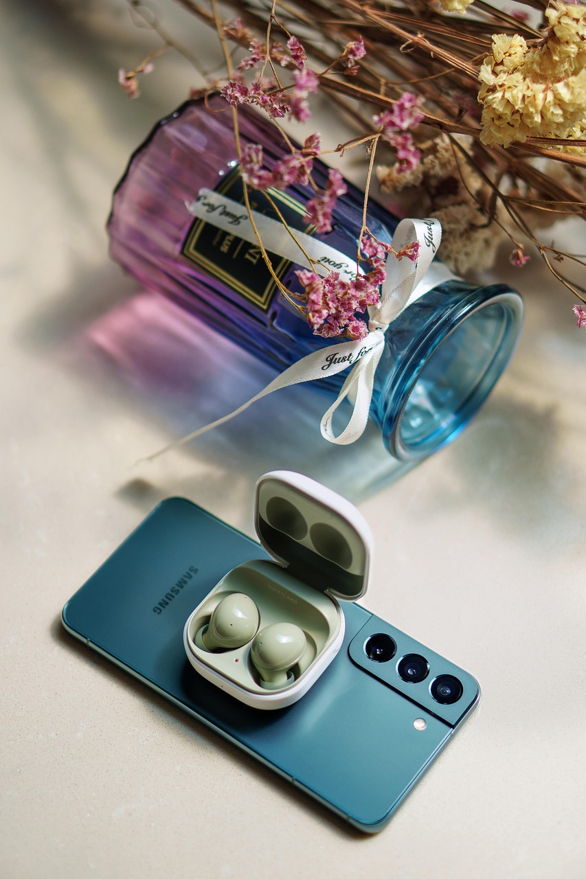 smartphone, mobile phone, samsung galaxy s22, samsung, cellphone, galaxy buds, samsung, samsung, galaxy buds, galaxy buds, galaxy buds, galaxy buds, galaxy buds
